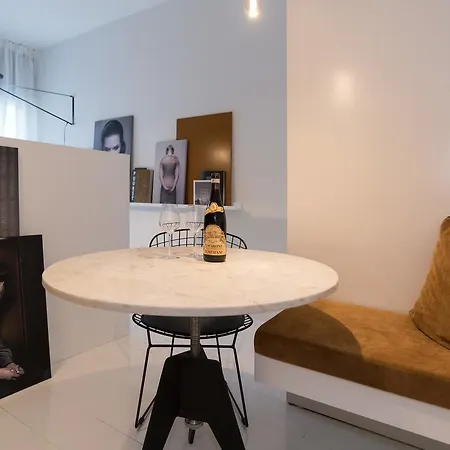 The Amstel B& *